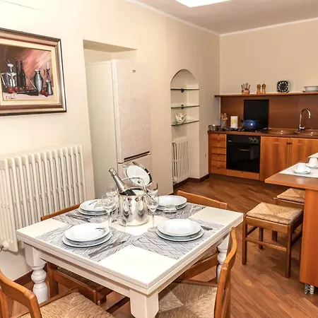 Apartment L' Antica Piazzetta In Franciacorta Capriolo